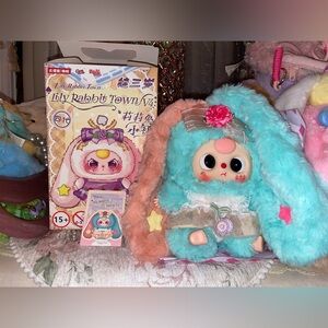 Lily Rabbit Town V4 - Poppy Nee